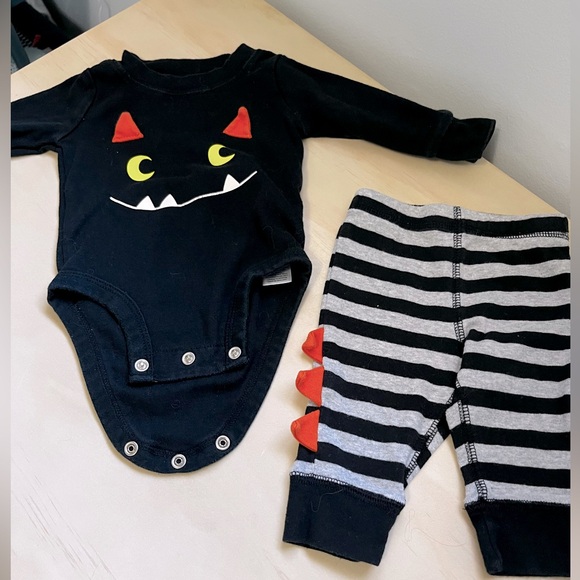 Two Fall Outfits (Thanksgiving, Halloween) - Picture 2 of 9